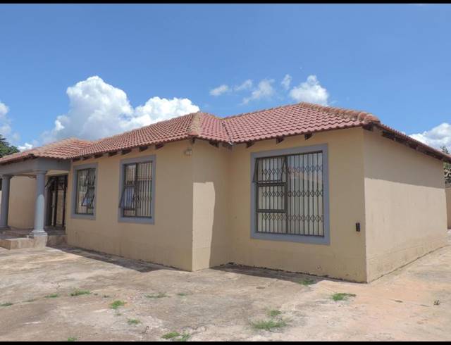 3 BEDROOM HOUSE FOR SALE IN BIRCH ACRES